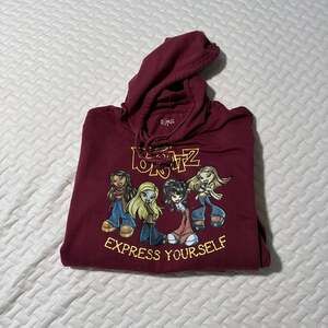 Bratz 'Express Yourself' Classic Group Shot Fleece Hoodie Maroon XL